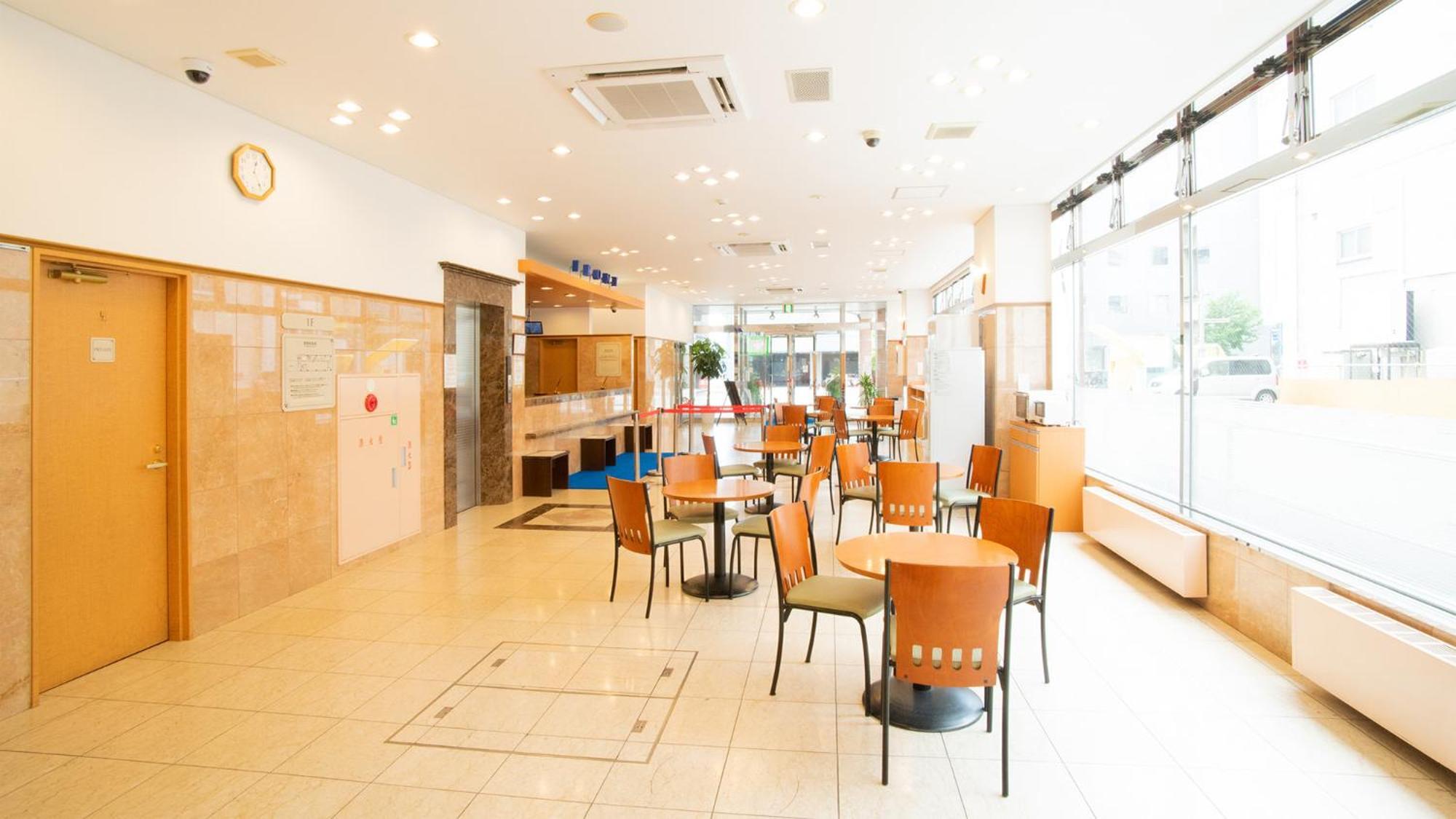 Toyoko Inn Hokkaido Asahikawa Ekimae Ichijo Dori Exterior photo